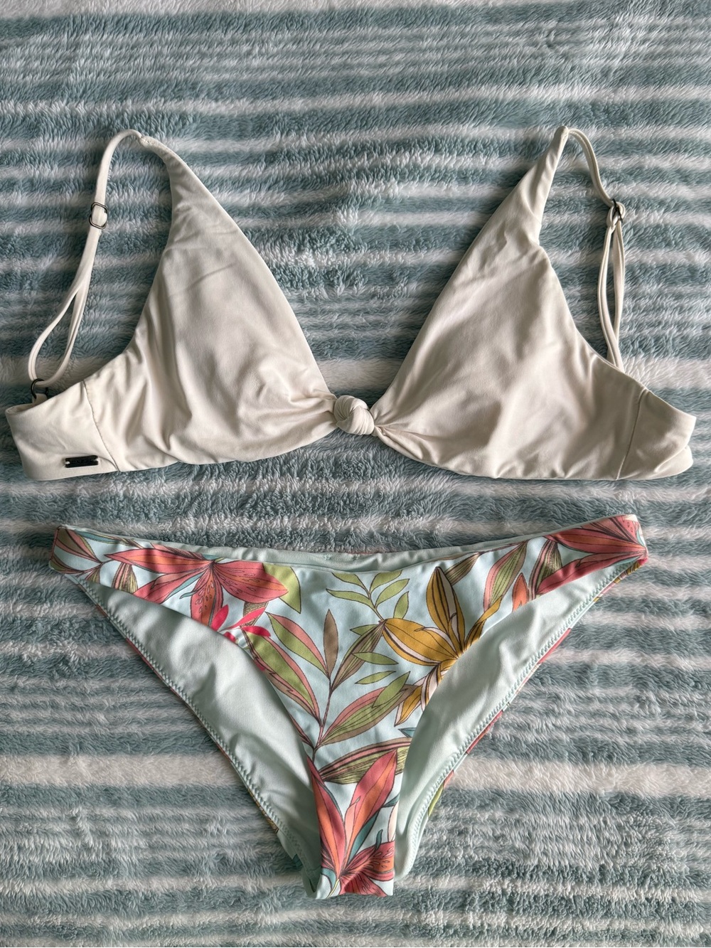 O’Neill Tropical Bikini Set 🌺